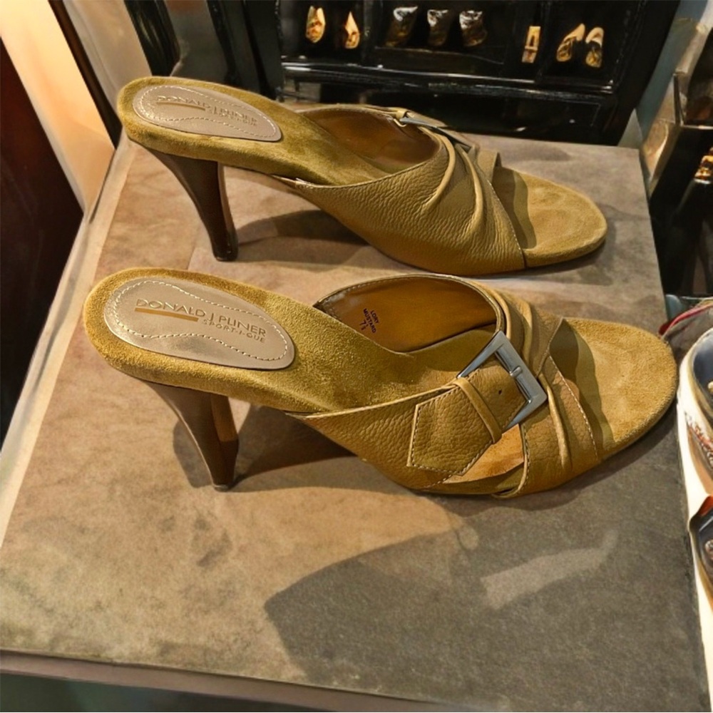 Vintage Donald J. Pliner Sportique “Lory” Mustard Suede Leather Slide Heels 7.5